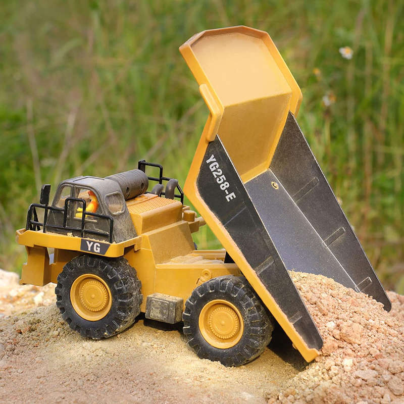 UONNO 2.4Ghz RC Dump Truck Toy 1/24 with Metal Bed/Light/Music for Age 8+-Yellow