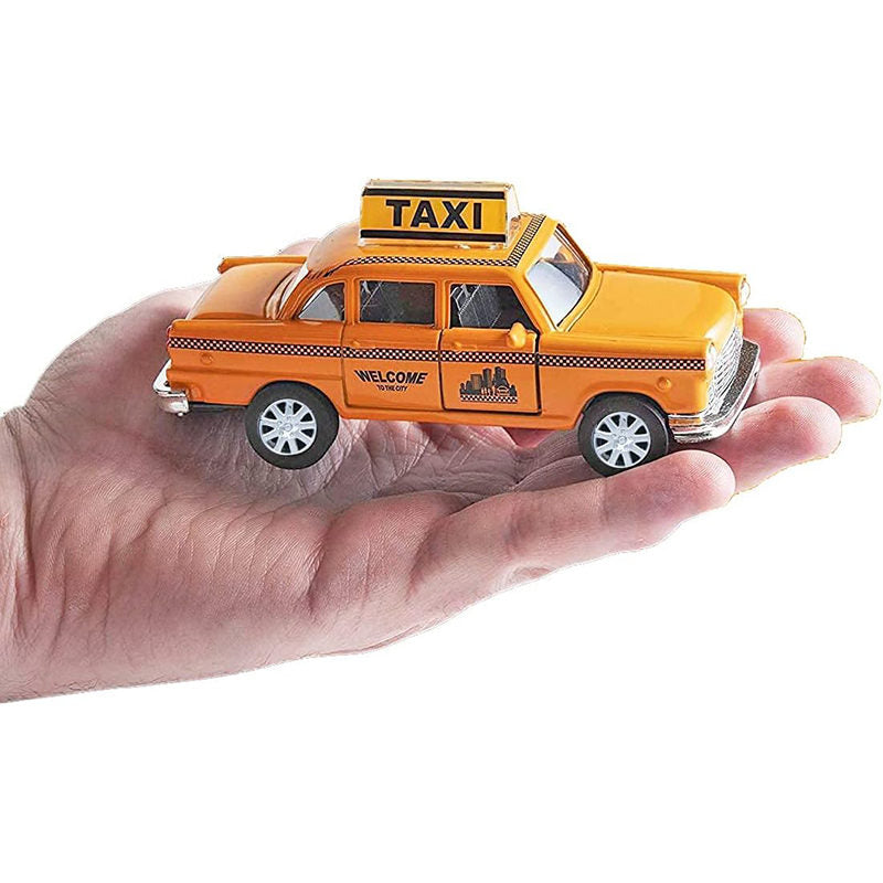 UONNO NYC Classic Checkered Taxi Cab Alloy Diecast Pullback Toy with Light & Sound